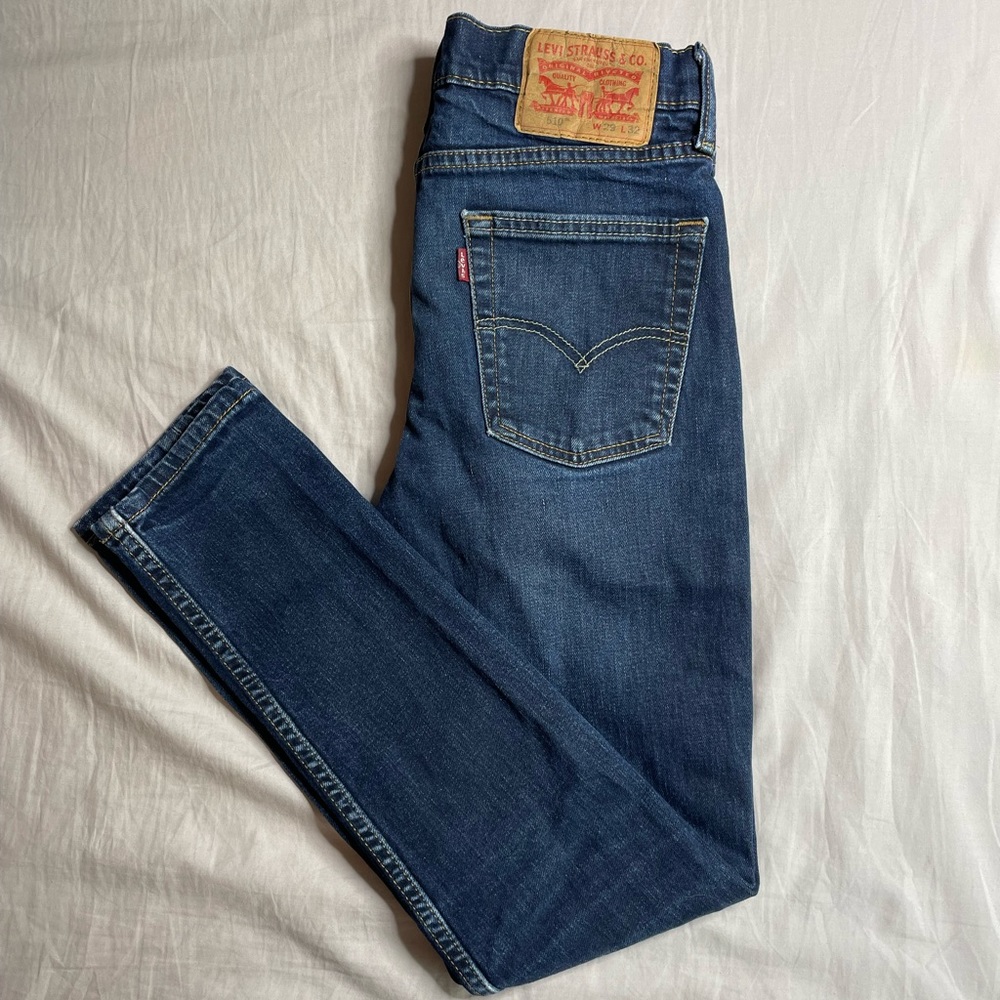 Levi’s skinny jeans women’s size 29 length 32 dark wash